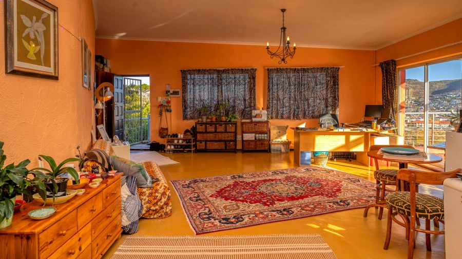 5 Bedroom Property for Sale in Clovelly Western Cape